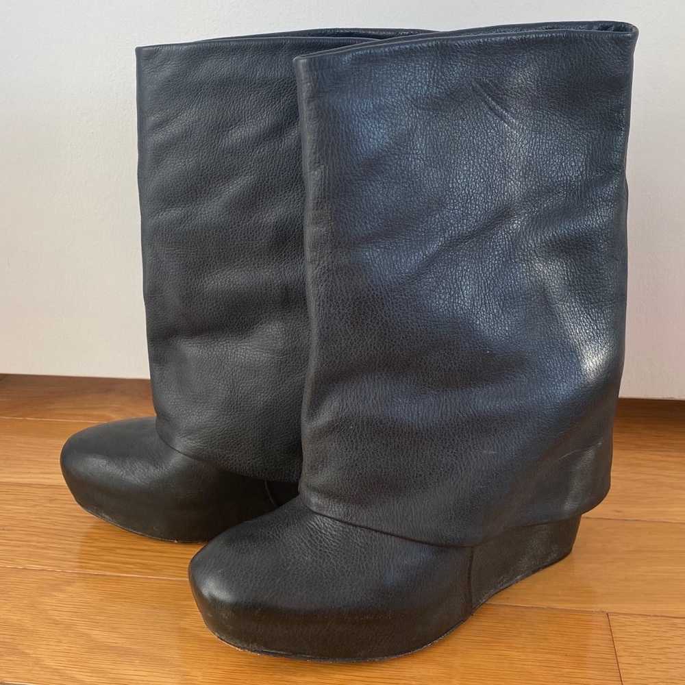 Vera Wang Lavender boots